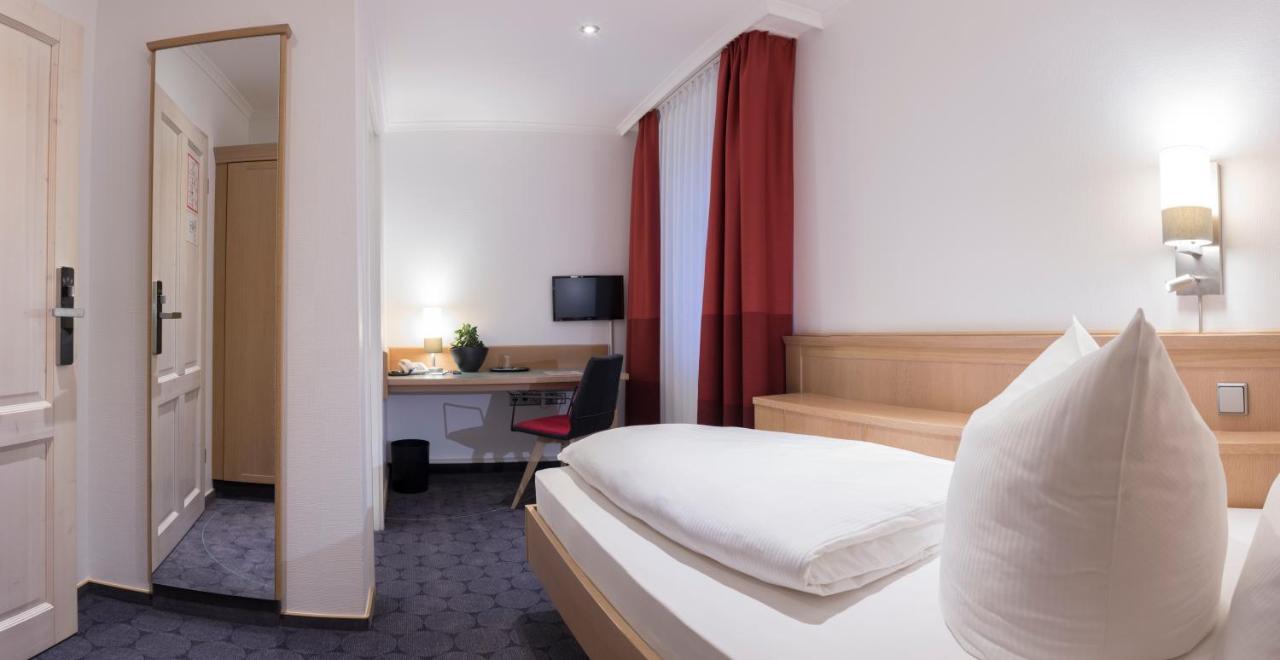 Hotel Weisses Ross Elsterwerda Екстериор снимка