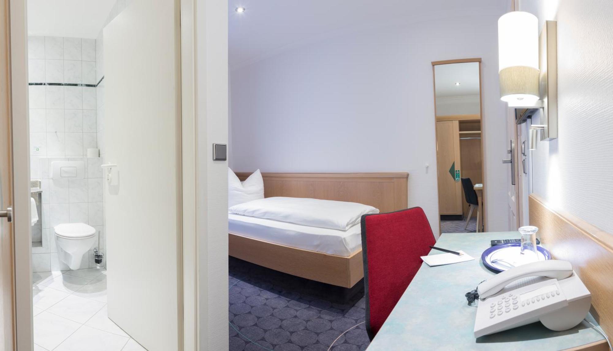 Hotel Weisses Ross Elsterwerda Екстериор снимка